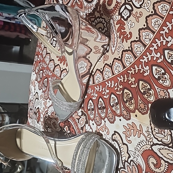 Silver wedge sandals size 8 - Picture 2 of 2